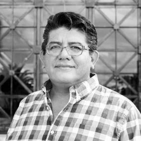 Dr. Antonio León-Reyes